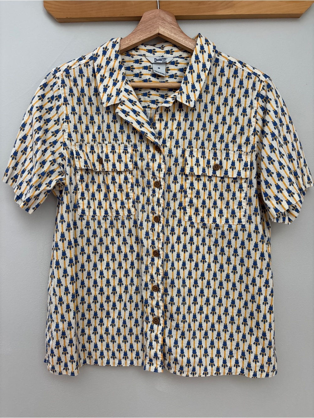 Duluth Trading Co Short Sleeve Button-Up in Cream with Blue & Yellow Print